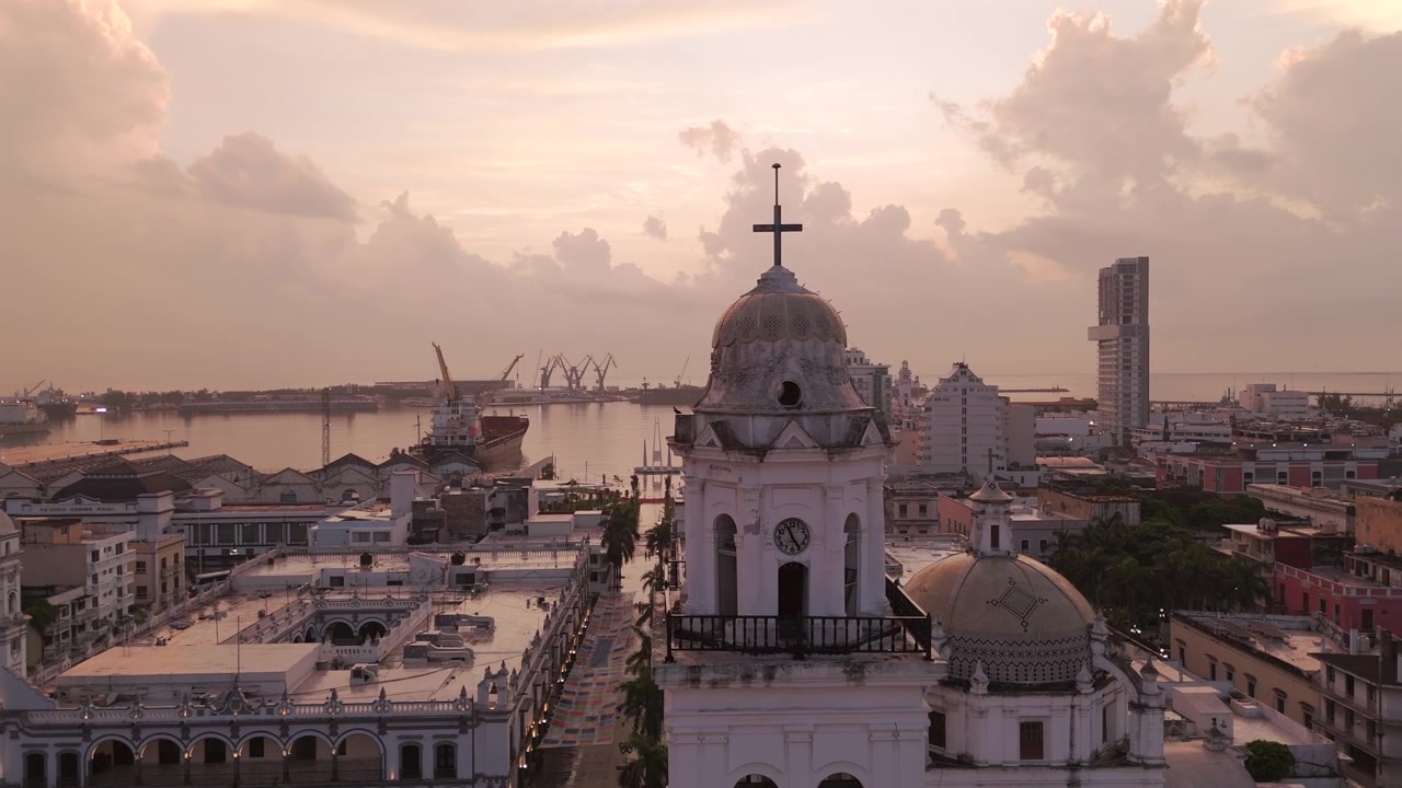 Bellissima alba sulla Cattedrale di Nostra Signora dell'Assunzione a Veracruz, Messico