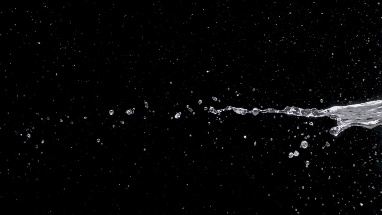 물의 폭발은 으로 스프레이