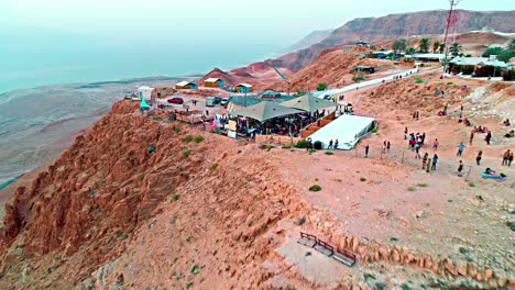 Tanzparty-Auf-Einer-Klippe-Am-Toten-Meer-In-Israel