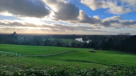 a calm but chilly winters afternoon on richmond hill