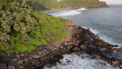 Una-Mosca-Sobre-La-Playa-Escondida-De-Grande-Anse-En-La-Isla-De-La-Reunión