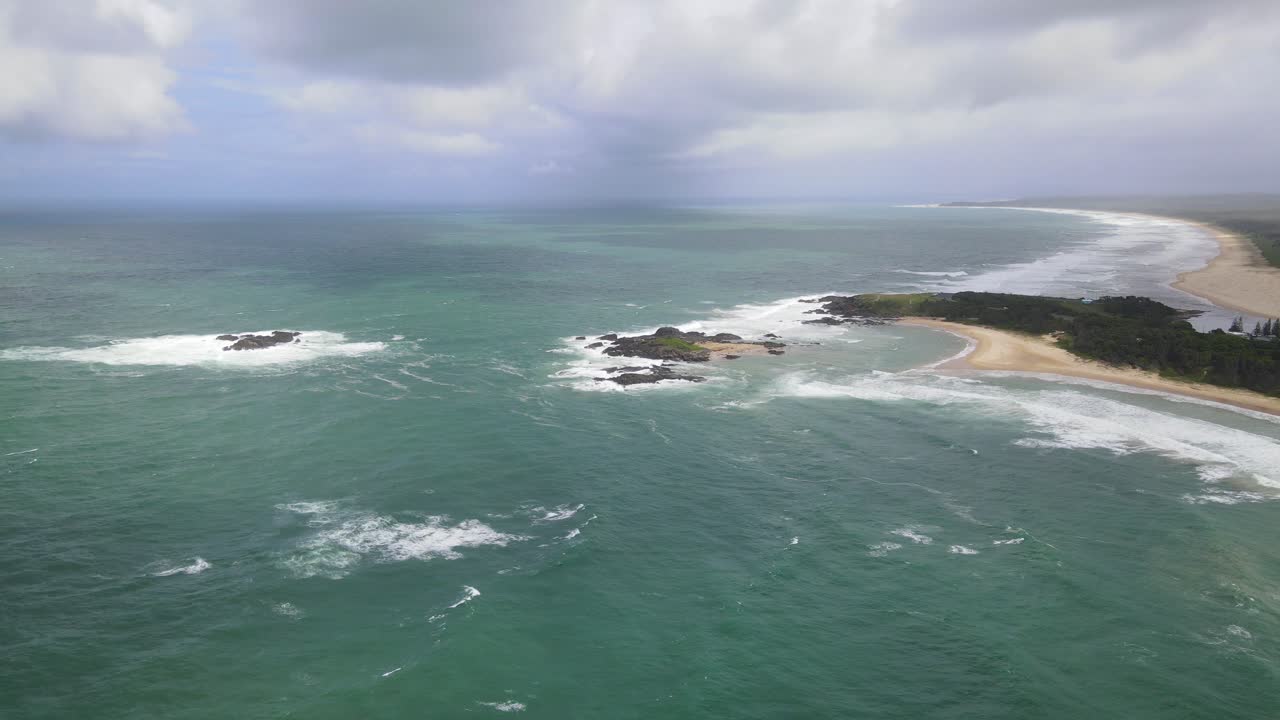 호주 뉴 사우스 웨일즈의 소텔 해변 마을에 있는 봉빌 곶의 경치 좋은 전망