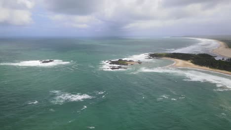 Vista-Panorámica-De-Bonville-Headland-En-La-Ciudad-Costera-De-Sawtell-En-Nueva-Gales-Del-Sur,-Australia