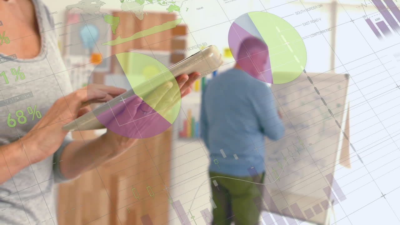 análisis de datos gráficos y gráficos animación sobre personas de negocios que trabajan en la oficina