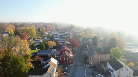 Colonial-homes-in-historic-old-town-in-USA