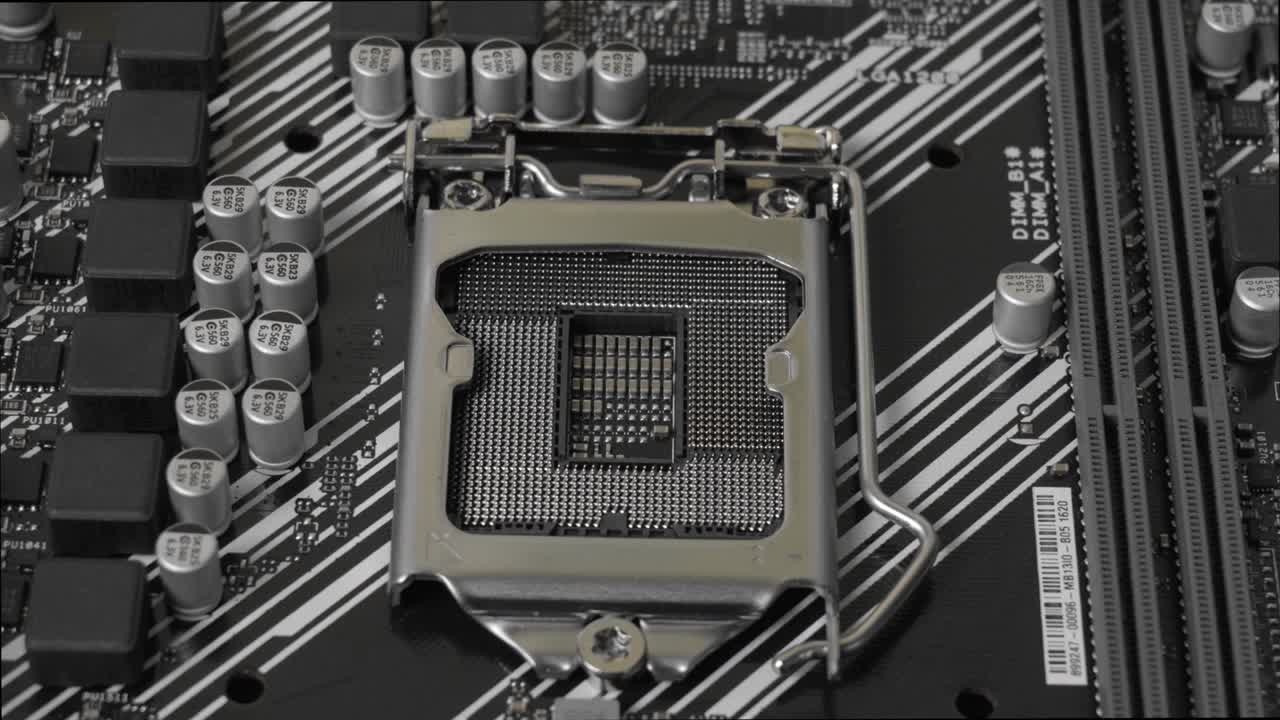 instalar cpu en la placa base para actualizar o reparar es intel lga1200 tomado el 15 01 2022 en tailandia, provincia de satún.