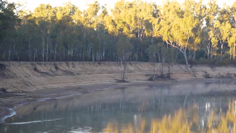 Vista-Matutina-Al-Otro-Lado-Del-Río-Murray,-Australia