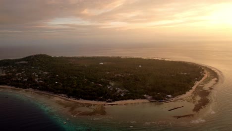 Isla-Gili-Trawangan-Indonesia-Paraíso-Salvaje-Selva-Prístina-Agua-Clara-Del-Océano-Destino-Turístico-Del-Sudeste-Asiático