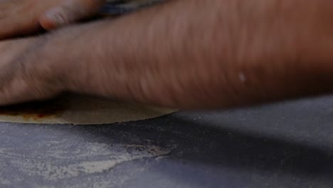 Hands-preparing-lahmacun