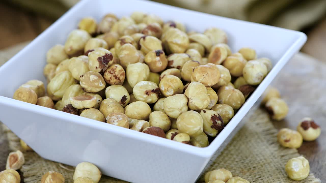 Nocciole rotanti (loop continuo)