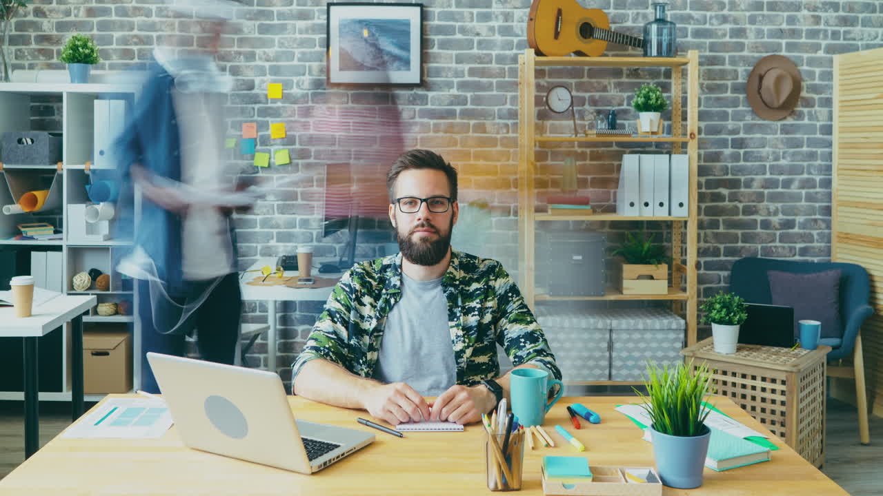 espacio de trabajo de oficina creativa