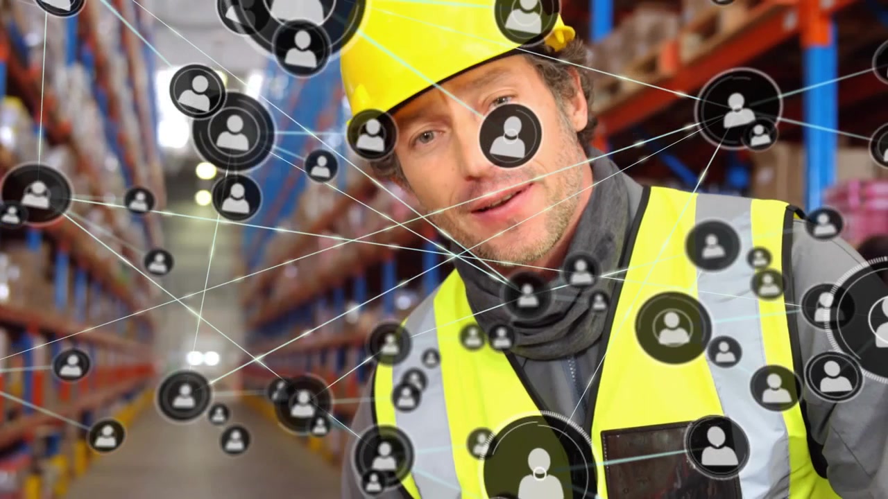 Animazione di una rete di profili su un lavoratore maschio caucasico che utilizza un dispositivo di scansione in un magazzino.