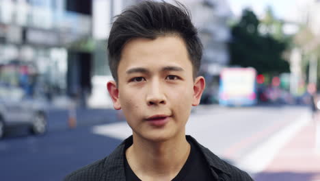 그들은 나를 부끄러운 사람으로 알고 있습니다.