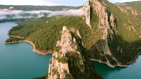 ecosistema de cataluña españa montaña agua depósito