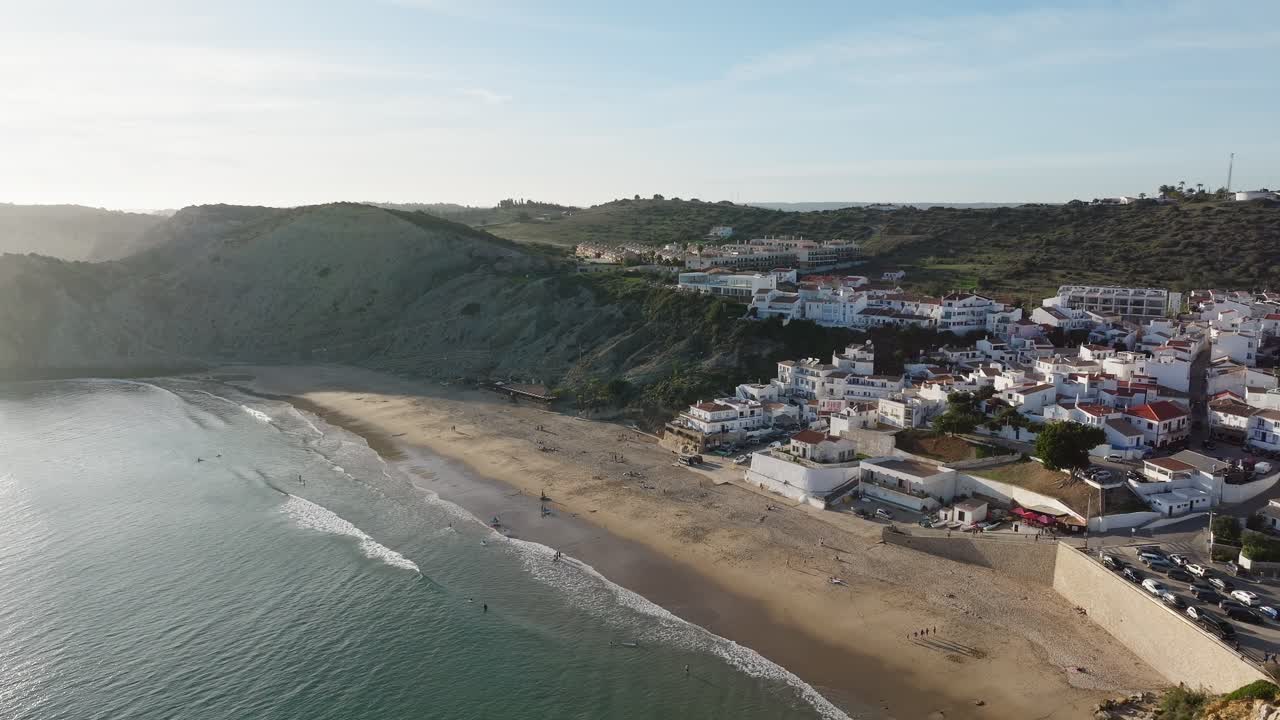 casas y hoteles con vistas a la playa en la costa del algarve de portugal