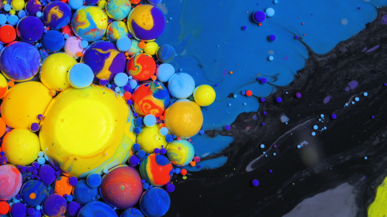 arte líquido abstractamente colorido con burbujas