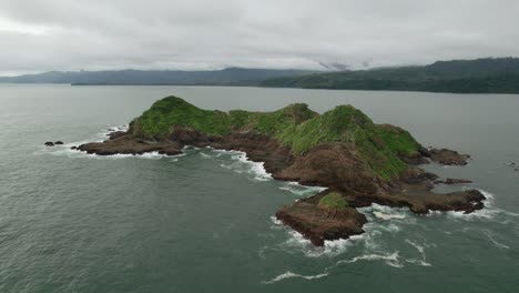 isla rocosa costa rica avión no tripulado aéreo