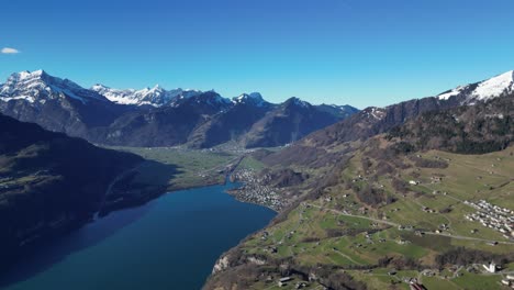 Amden-Wesen-Suiza-Vista-Giratoria-Del-Pueblo-Y-El-Lago