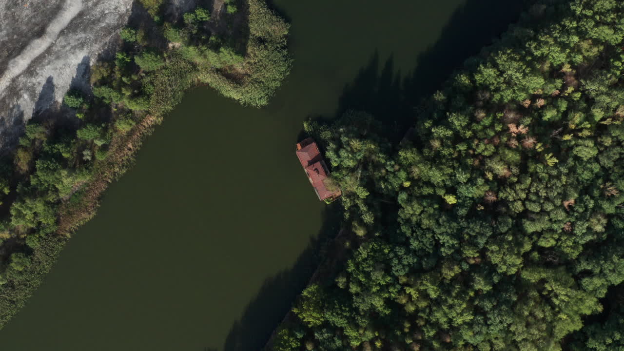 &amp;quot;Vertigo&amp;quot; shot - spinning aerial of a secluded shipwreck on Pripyat river bank