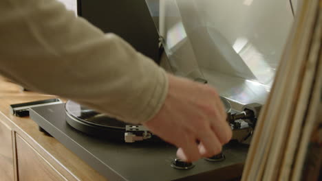 Stopping-a-Playing-Vinyl-on-Turning-Record-Player-and-Remove-Tonearm