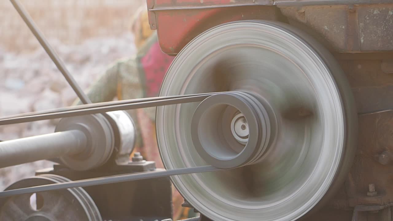 Pulley system in motion