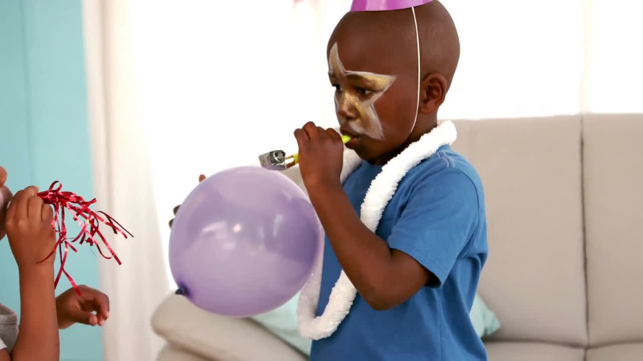 생일 파티 에서 행복 한 아이 들