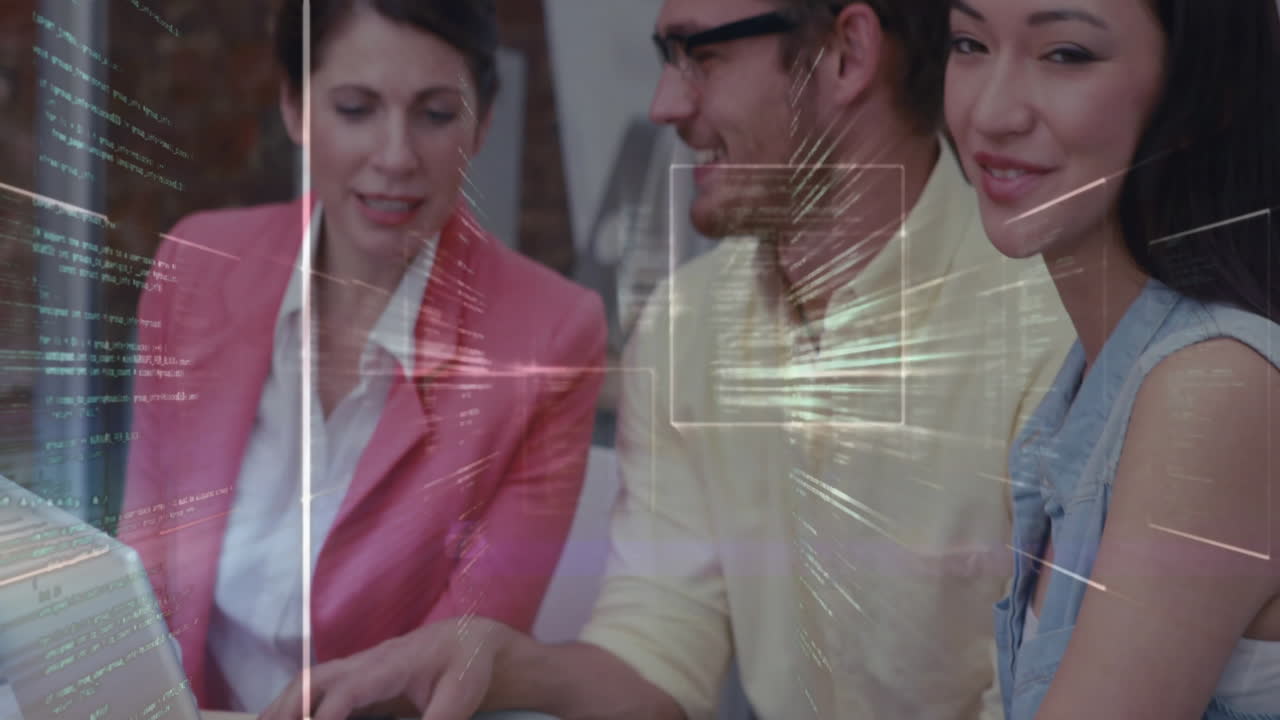 animación del procesamiento de datos sobre diversas personas de negocios en la oficina