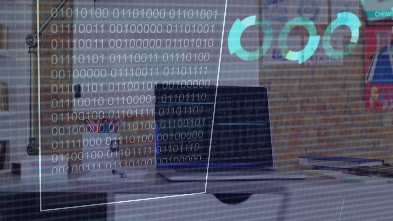 animación del procesamiento de datos financieros y codificación binaria en una computadora portátil en el escritorio.