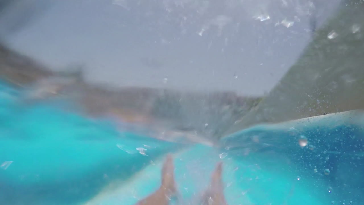 물 슬라이드 에 흥미진진 한 타기