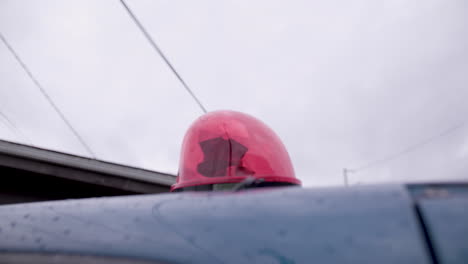 Retro-police-light-rotates-on-top-of-car