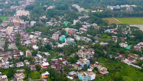 Barrios-Marginales-De-Drones-En-La-Ciudad-De-Barishal,-Bangladesh,-Arquitectura-Insegura