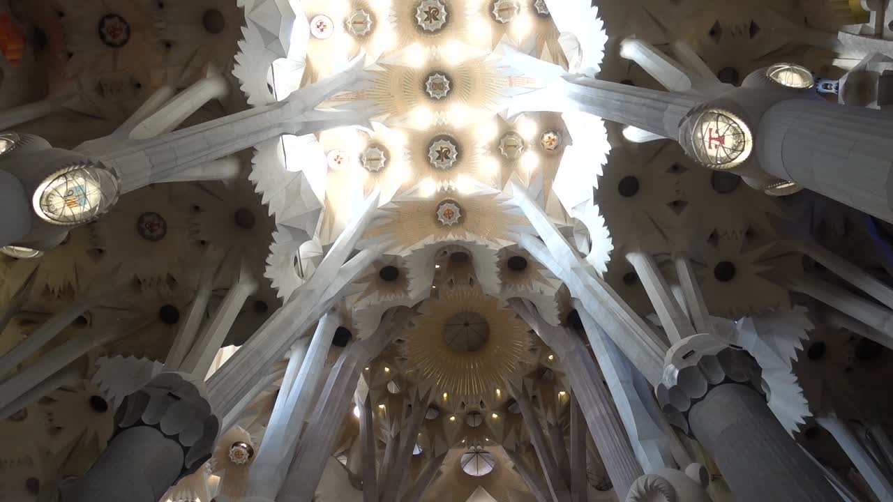 decoração da igreja da sagrada família. barcelona, espanha