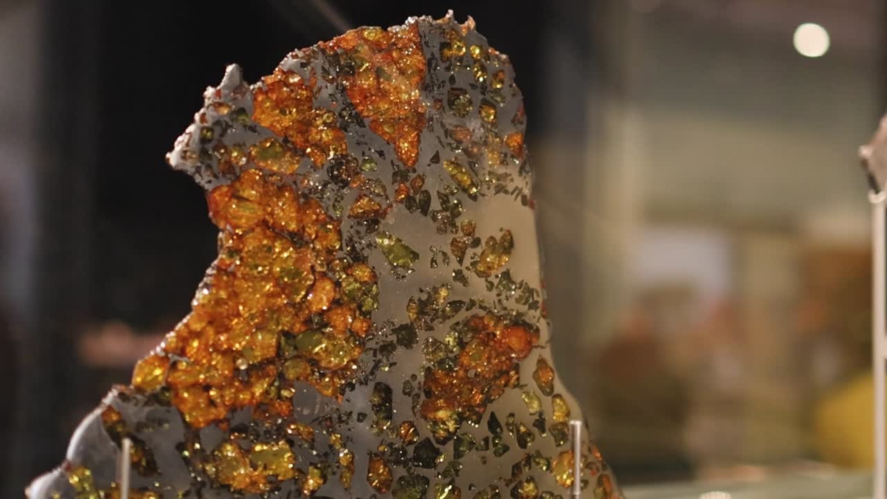 희귀 지구 광물 박물관 전시