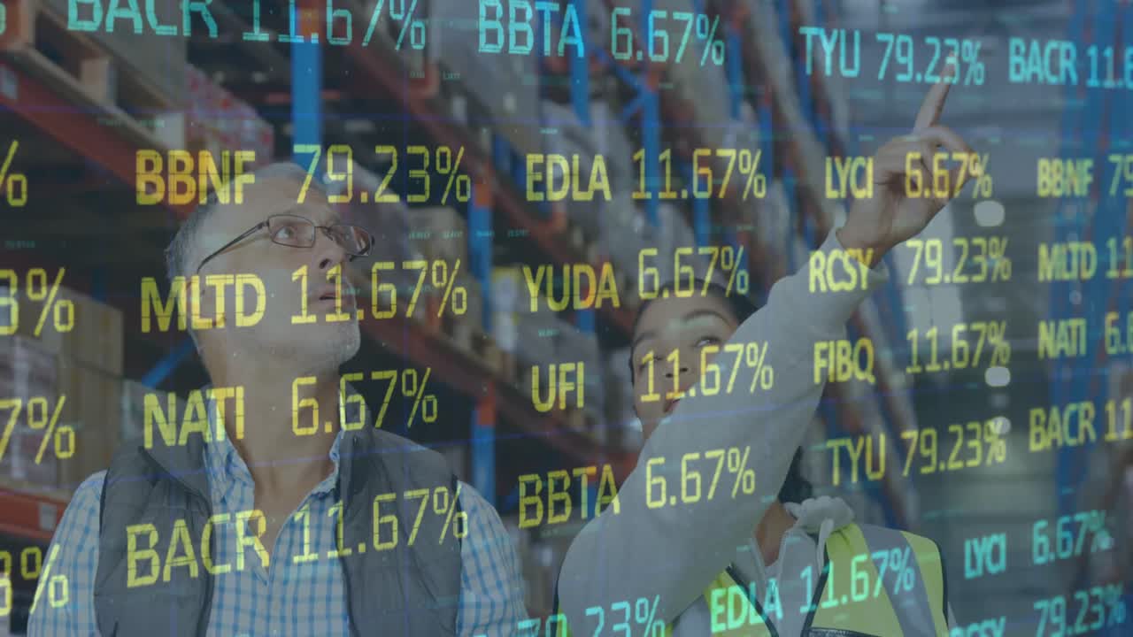 창고에서 일하는 남성과 여성에 대한 금융 데이터 처리의 애니메이션