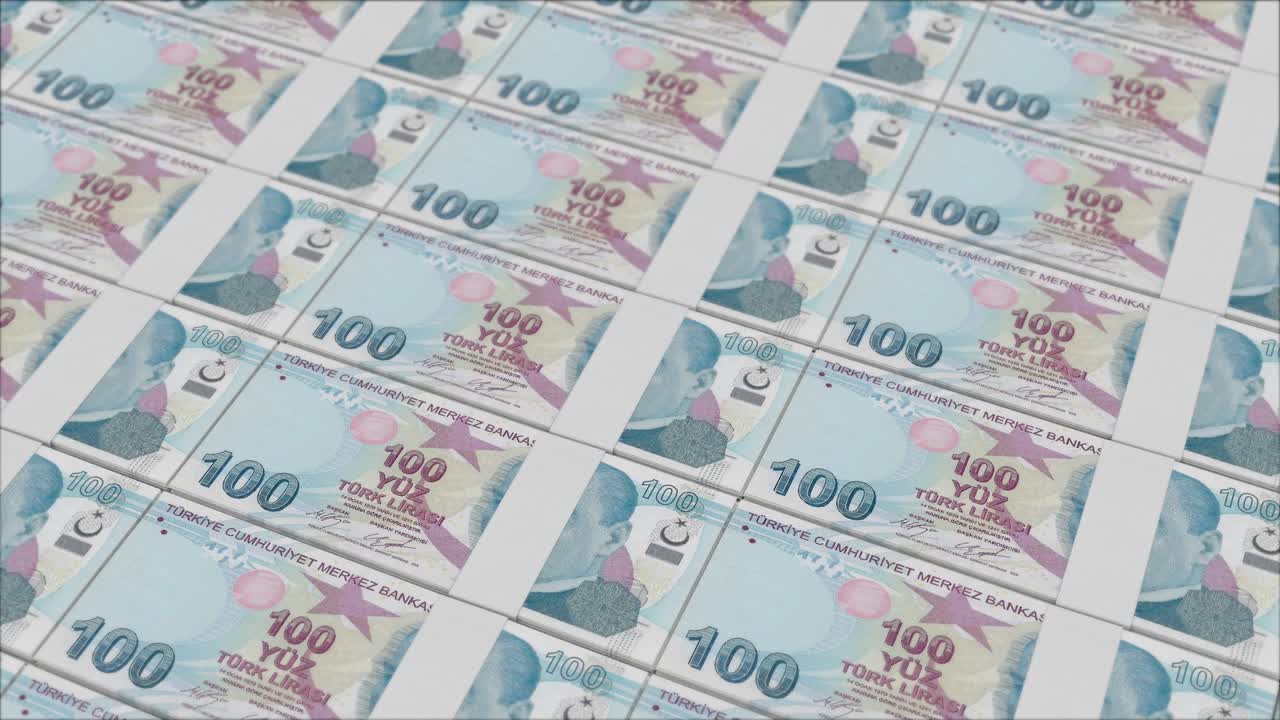 100 Türk Lirası banknotlarının para basma makinesinde basılması