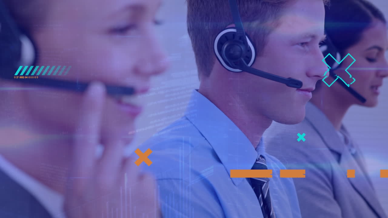 animación de formas y procesamiento de datos sobre diversas personas de negocios que usan auriculares de teléfono