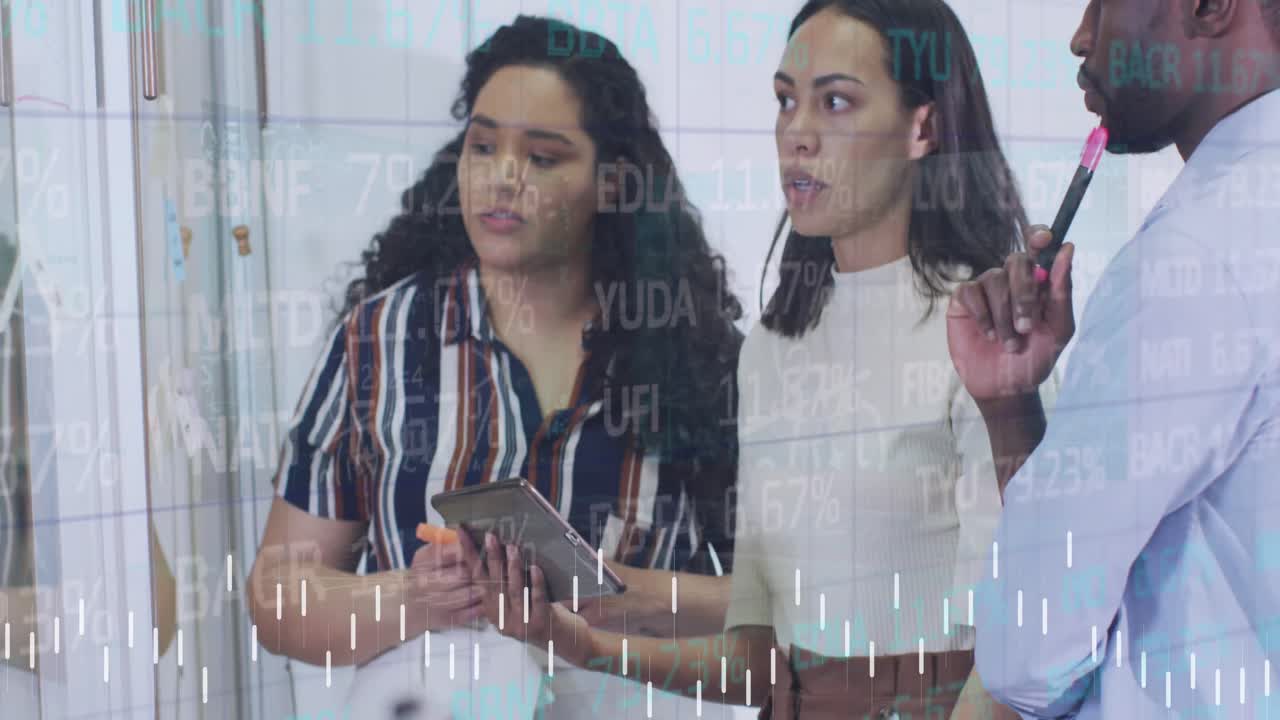 animación de gráficos y procesamiento de datos sobre diversos colegas masculinos y femeninos en la discusión de la oficina