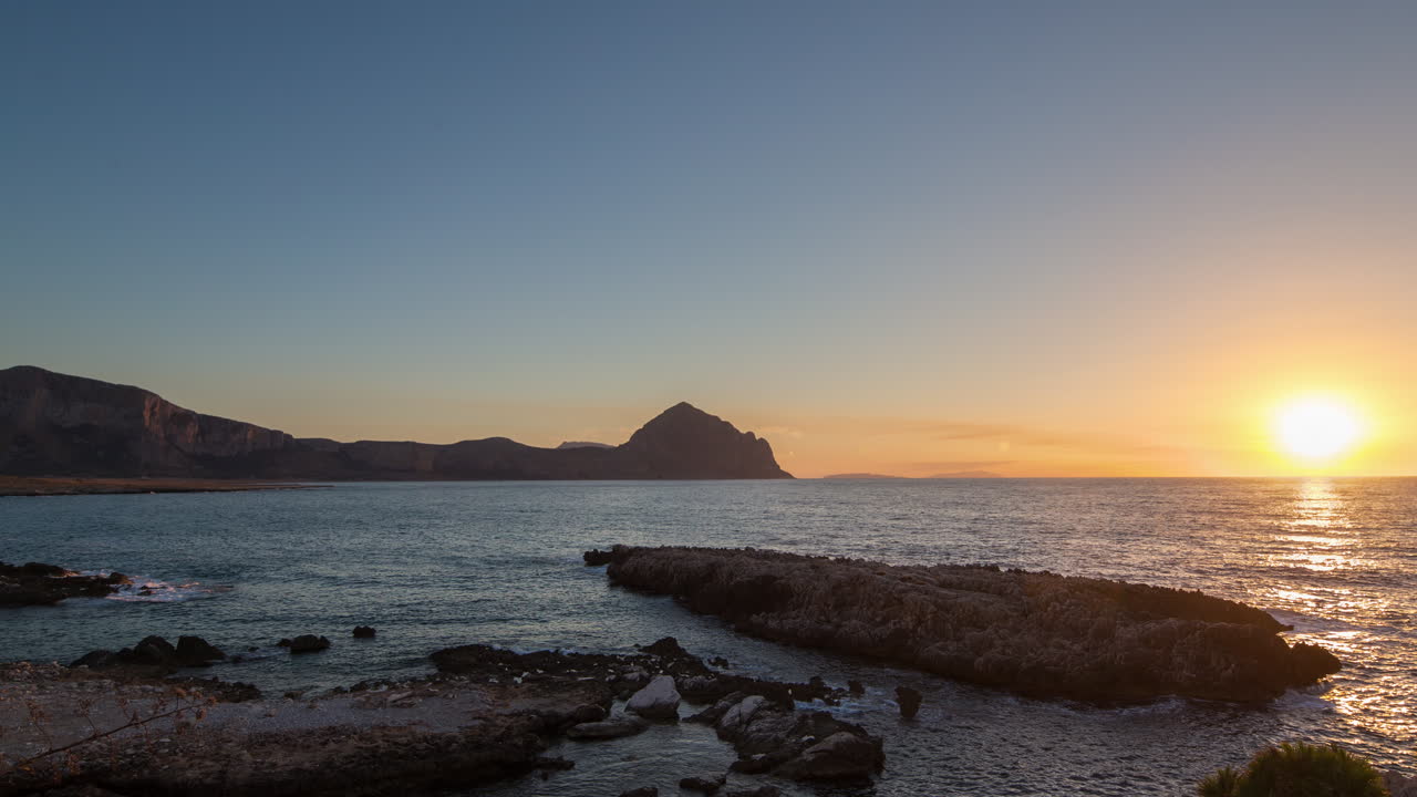San Vito Sunset vídeos em 4K 00