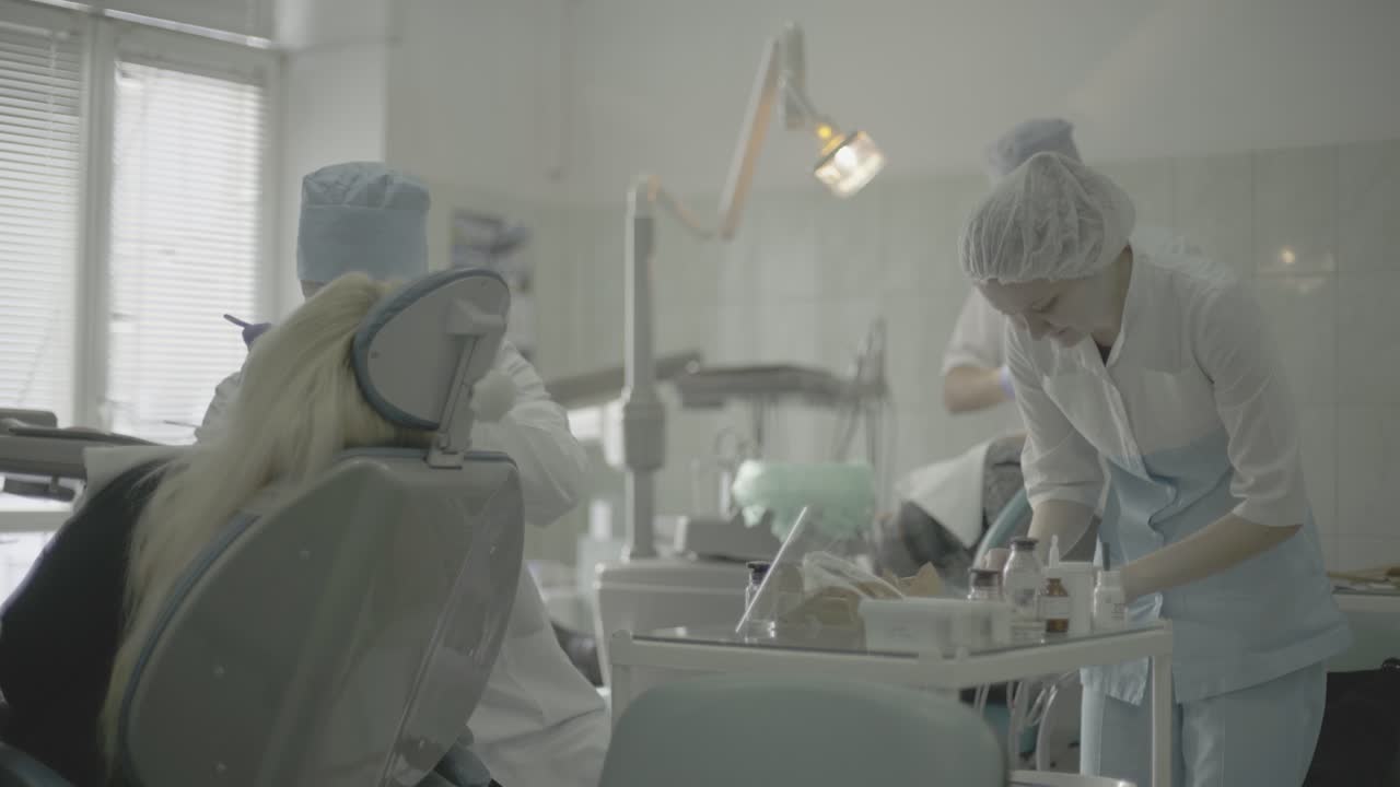 직장에서의 의사, 치과 의사 및 간호사