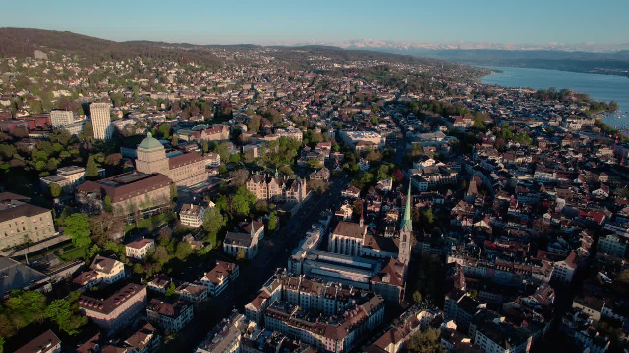 일몰 시 취리히 도시 구시가지의 설립자 조감도, 원형 팬