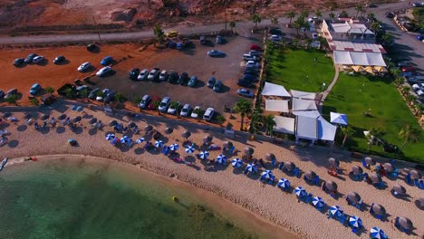 ayia napa ayia thekla iglesia soleada de chipre en la playa con agua de mar turquesa cristalina