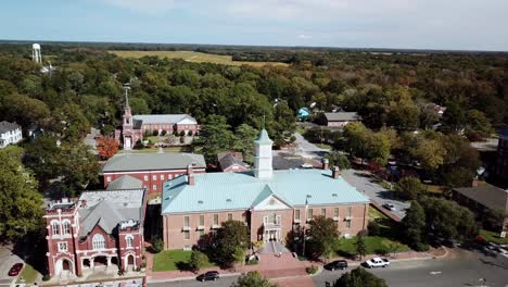 Aerial-Tiltdown-Tarboro-NC,-Tarboro-North-Carolina,-Small-Town-America,-Small-Town-USA,-Hometown,-Hometown-America,-Hometown-USA