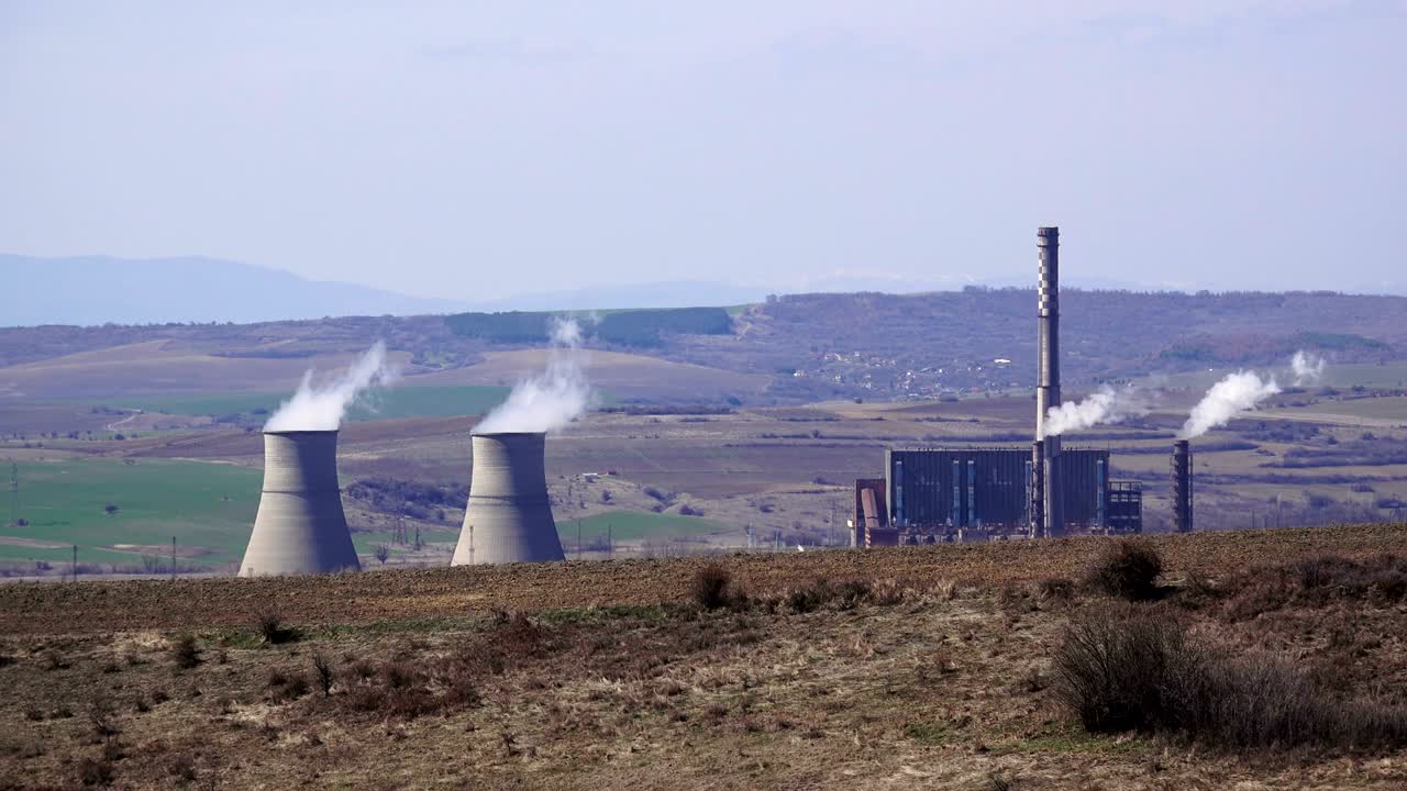 torre de refrigeración de la central eléctrica, fondo del bucle