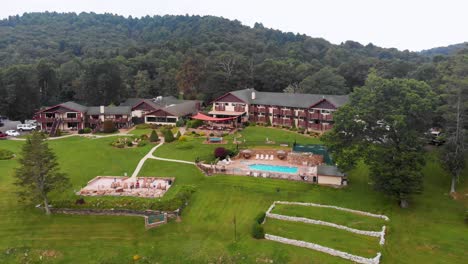 4K-Drone-Video-of-Mountainside-Resort-at-Little-Switzerland,-NC-on-Summer-Day-2