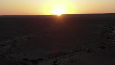 Puesta-De-Sol-Sobre-El-Desierto-De-Marruecos-Erfoud-En-La-Región-Sahariana-De-Drâa-tafilalet