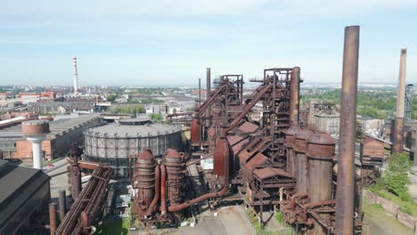 Vista-Aérea-De-La-Zona-Industrial-De-Dolní-Vítkovice-En-Ostrava,-República-Checa