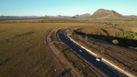 largo camino a través de la meseta