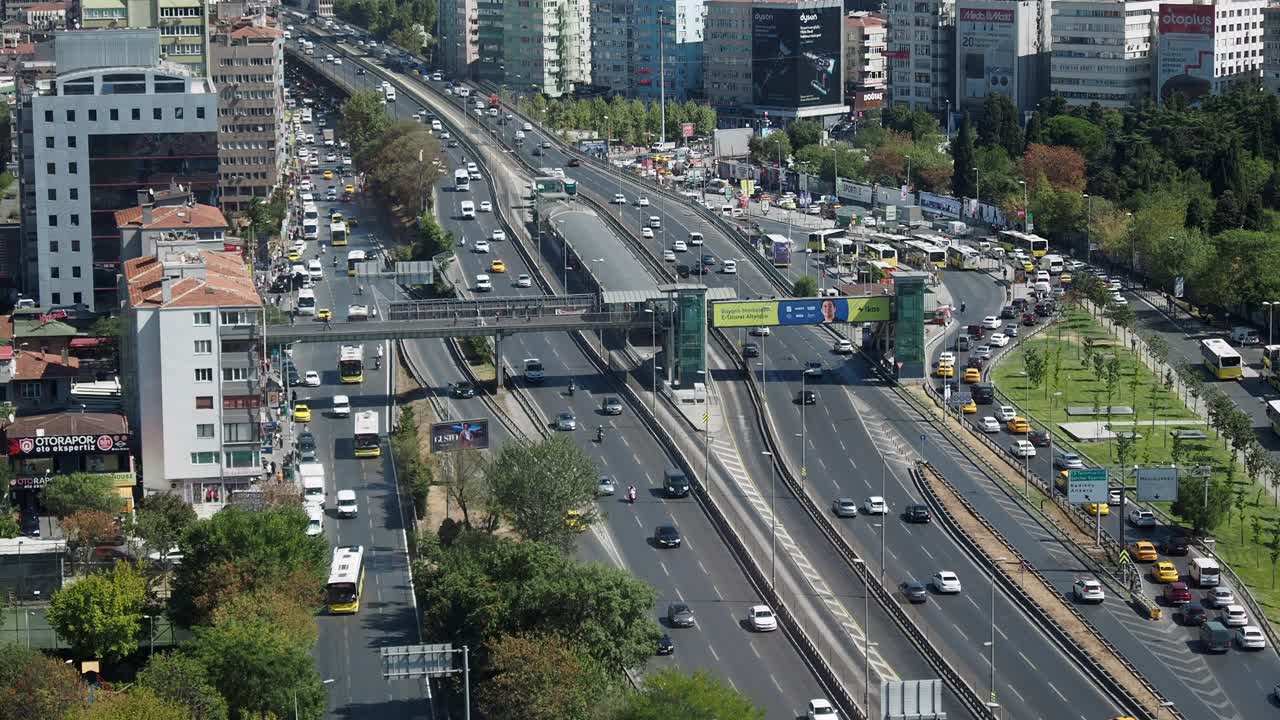 터키 이스탄불 의 비는 고속도로 의 공중 사진