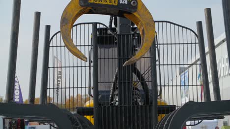 log loader at an exhibition