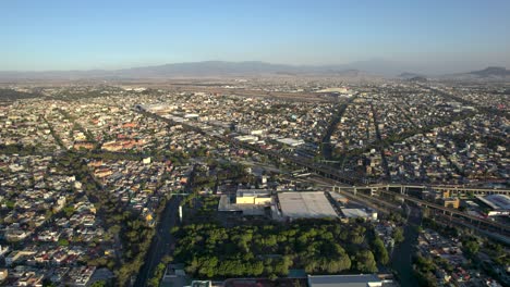 Toma-Aerea-Del-Aeropuerto-Internacional-De-La-Ciudad-De-Mexico